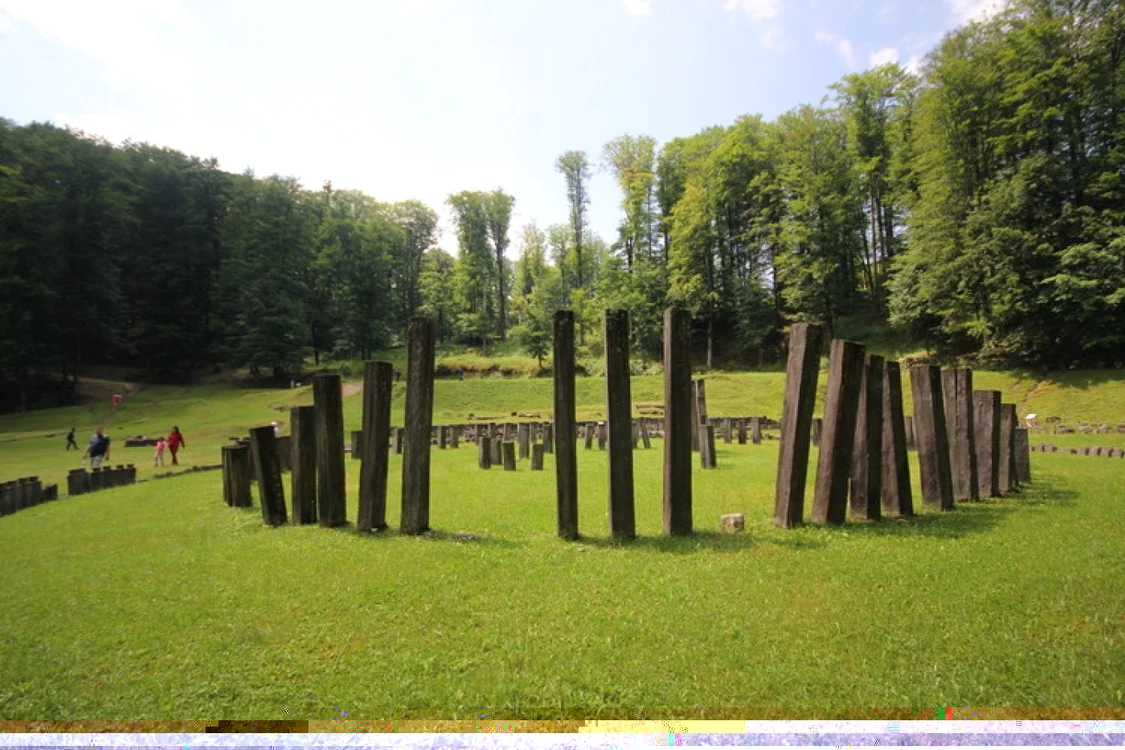 În incinta sacră de la Sarmizegetusa Regia, ritualurile sunt interzise. FOTO: Daniel Guţă. ADEVĂRUL.