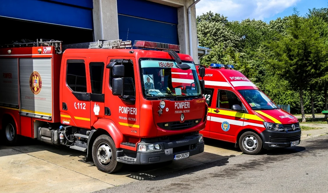 Mai multe echipaje de pompieri au fost trimise la faţa locului. FOTO: ISU B-IF