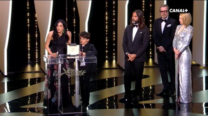 
    Hirokazu Kore-eda, marele câştigător al premiului Palme d'Or  