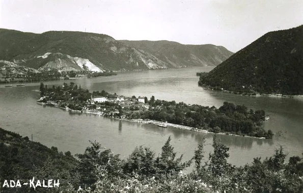 Insula Ada-Kaleh. Vedere generală. Carte poștală din 1943 (© iMAGO Romaniae)