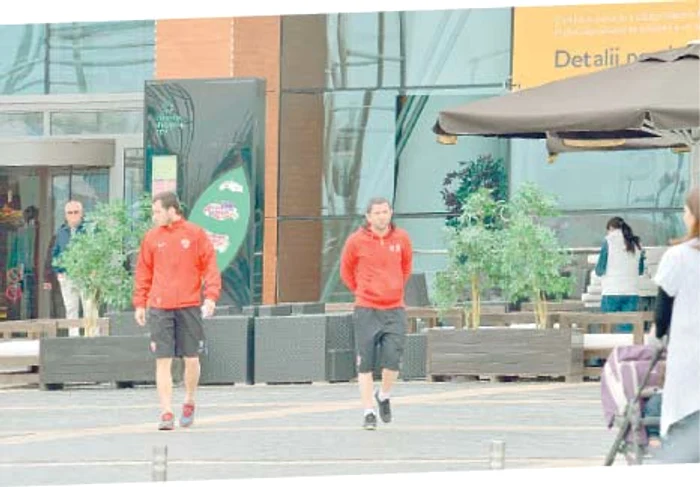 Bărboianu şi Cătălin Munteanu au ieşit abătuţi, parcă presimţind înfrângerea