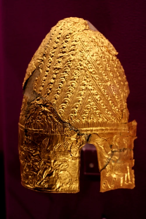 Coiful de aur de la Cucuteni-Băiceni FOTO voci.ro