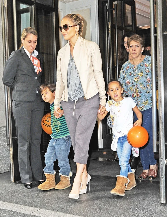 Micuţii Emme şi Max au început să semene cu celebra lor mamăFoto: Guliver/ Splashnews/ Reuters
