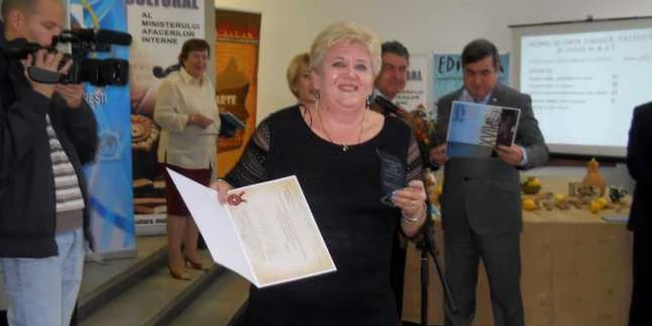 mariana cenea autor roman politia de frontiera