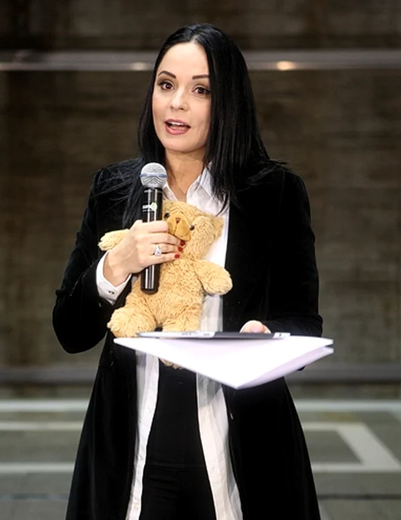 Andreea Marin Bănică a strâns astăzi semnături pentru vaccinarea pneumococică a copiilor