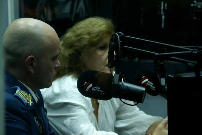 Era invitat în emisiuni radio