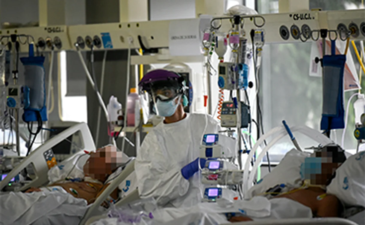 
    COVID-19 atacă întregul corp şi lasă urme pentru tot restul vieţii Foto: AFP  