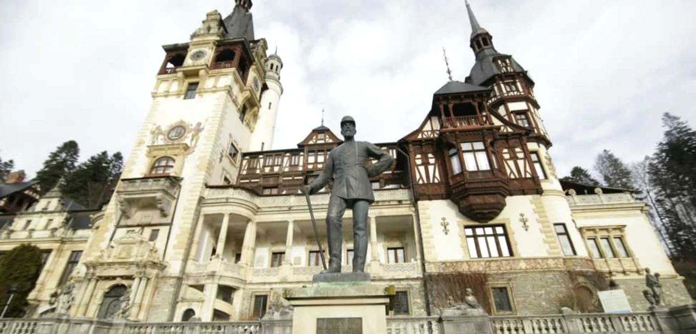Castelul Peleş are probleme cu întreţinerea. FOTO