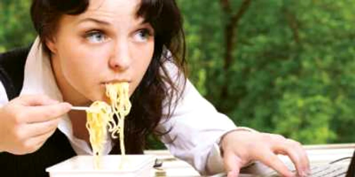 În stresul prelungit, caloriile pe care le consumăm se depun sub formă de grăsime