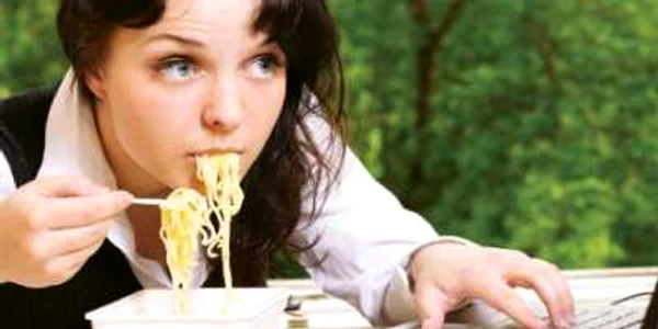 În stresul prelungit, caloriile pe care le consumăm se depun sub formă de grăsime