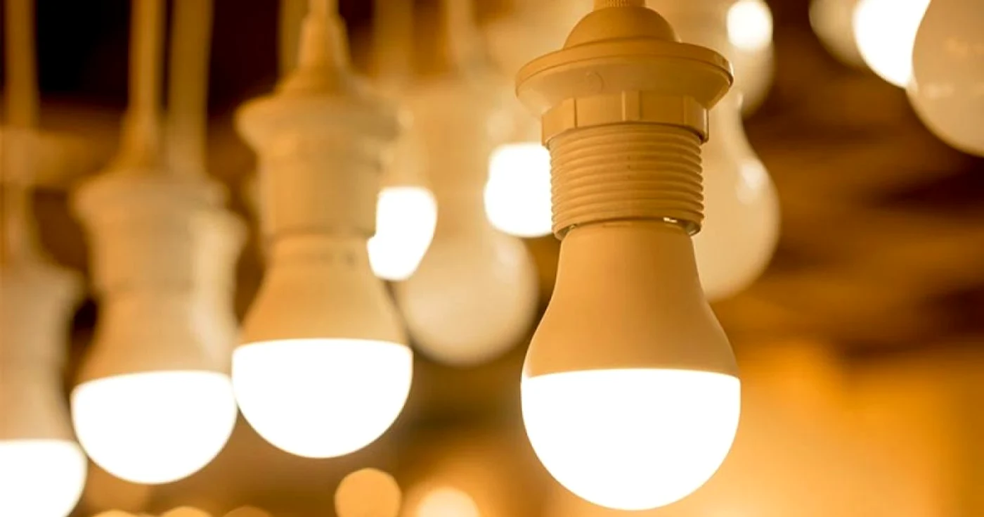 Becurile care reuşesc să imite lumina solară sunt ideale pentru zona în care se citeşte - foto: lighting.philips.ro