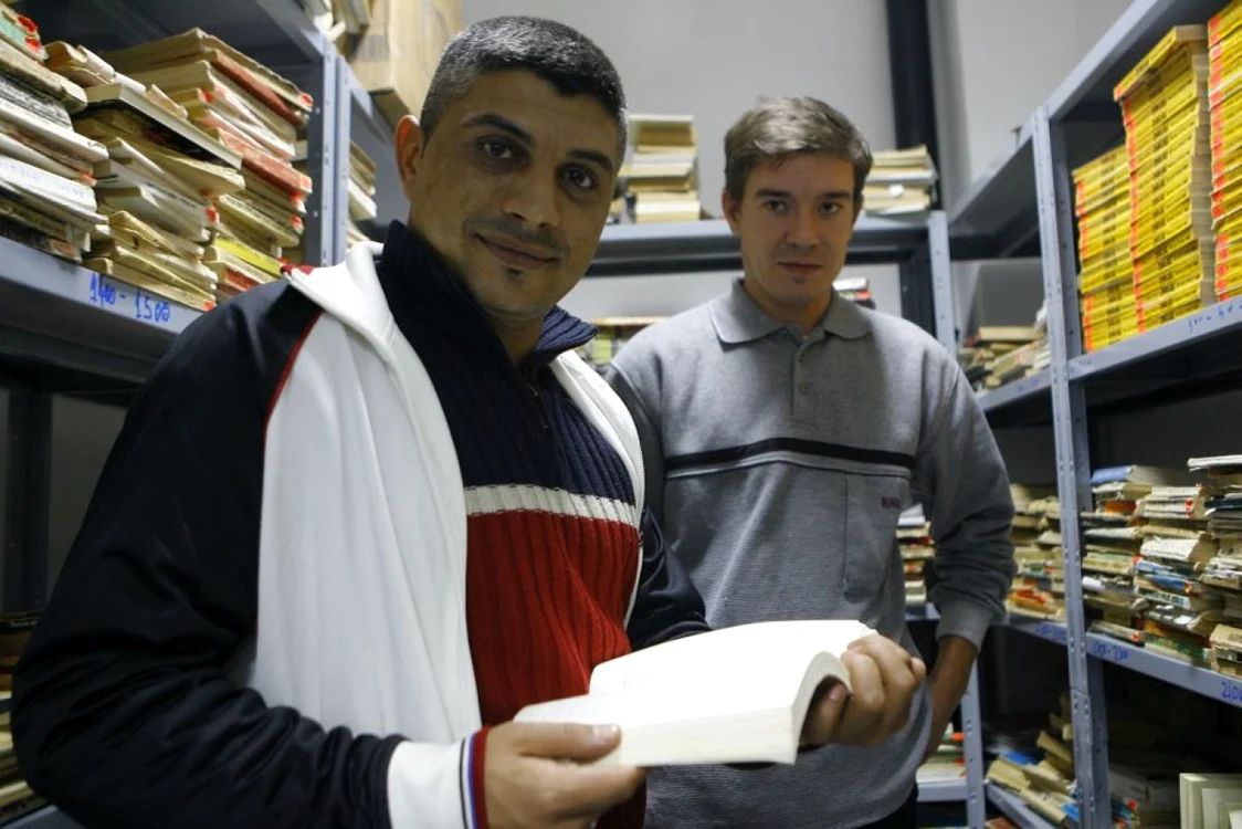 Deţinuţii îşi pot documenta lucrările ştiinţifice la biblioteca penitenciarului FOTO Adevărul