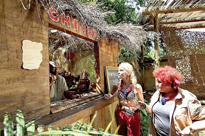 Luminiţa Nicolescu şi Elena  Merişoneanu au dat de greu în junglă