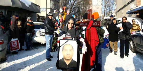 Imagine de la înmormântarea lui Maricel Nicolau, zis Chiaburu