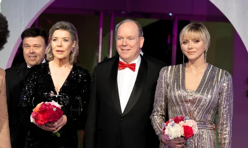 Printesa Caroline, Printesa Charlene de Monaco, Printul Albert de Monaco la Balul rozelor  Palais Princier de Monaco (3) jpg