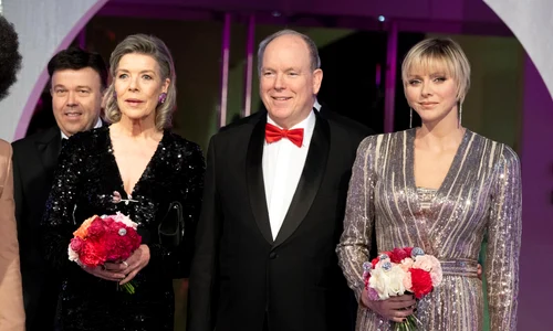 Printesa Caroline, Printesa Charlene de Monaco, Printul Albert de Monaco la Balul rozelor  Palais Princier de Monaco (3) jpg