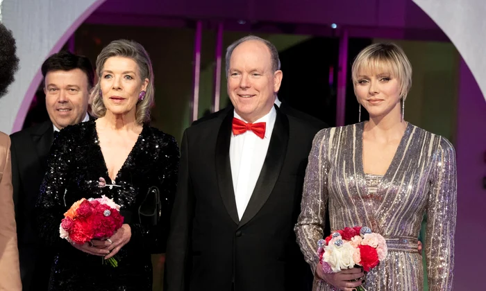Printesa Caroline, Printesa Charlene de Monaco, Printul Albert de Monaco la Balul rozelor  Palais Princier de Monaco (3) jpg