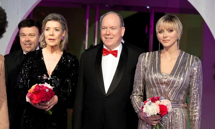 Printesa Caroline, Printesa Charlene de Monaco, Printul Albert de Monaco la Balul rozelor  Palais Princier de Monaco (3) jpg