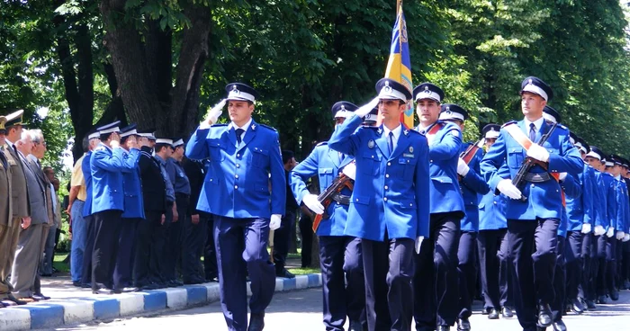După parada militară, severinenii sunt aşteptaţi la o porţie de fasole FOTO Corina Macavei