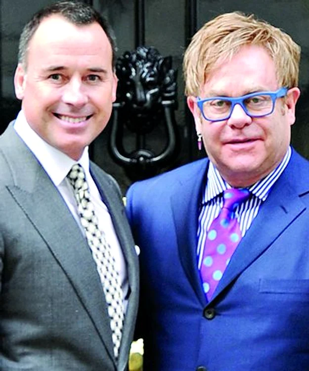 
    Elton John şi iubitul (foto: Reuters)  