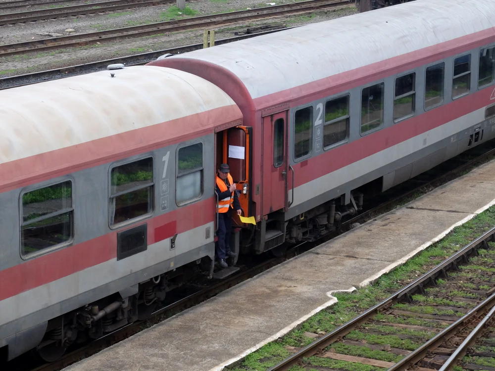 
    Un tren de noapte va duce, săptămânal, personal medical din România în Austriafoto: Shutterstock  