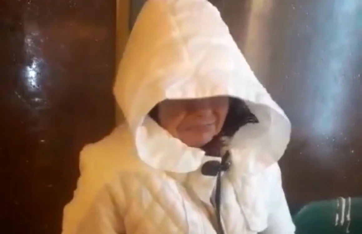 Maria Angela iorgovan doarme prin staţiile de autobuz
