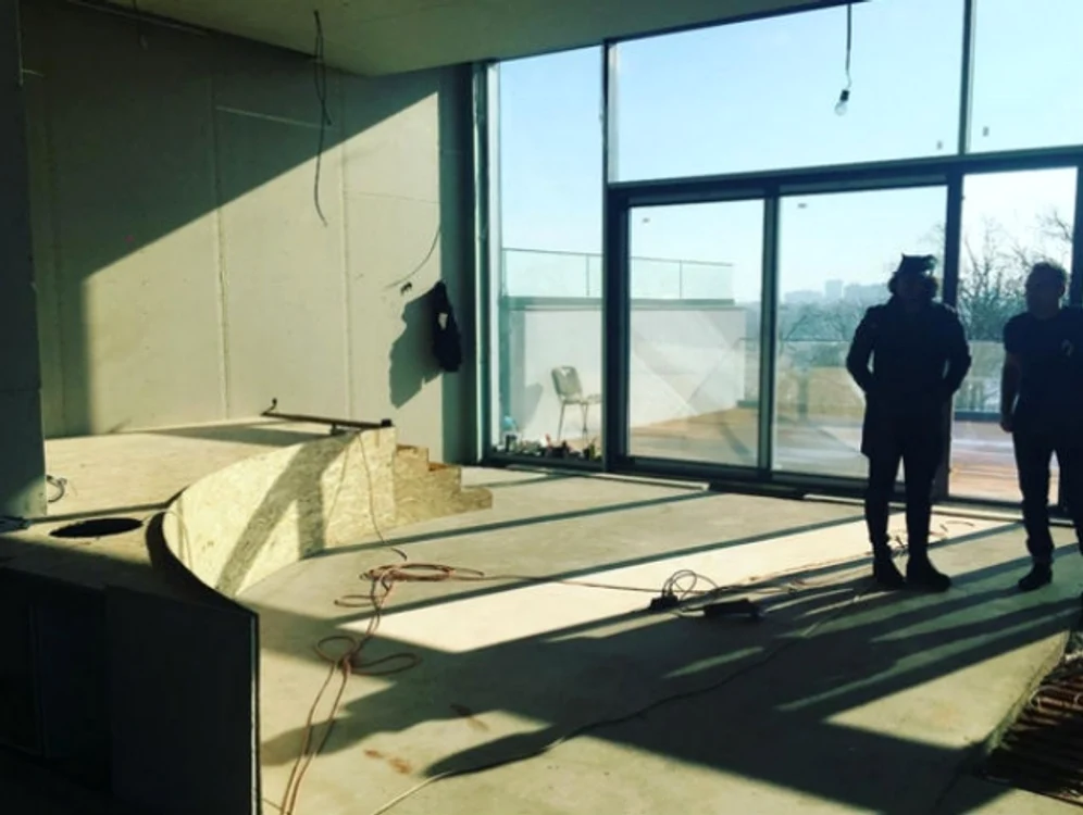 Apartamentul de lux al Deliei (33 de ani) a costat aproximativ 1,4 milioane de euro