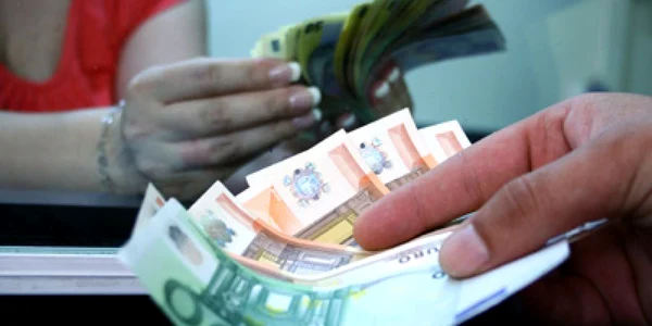 Cursul valutar a atins un nou maxim istoric