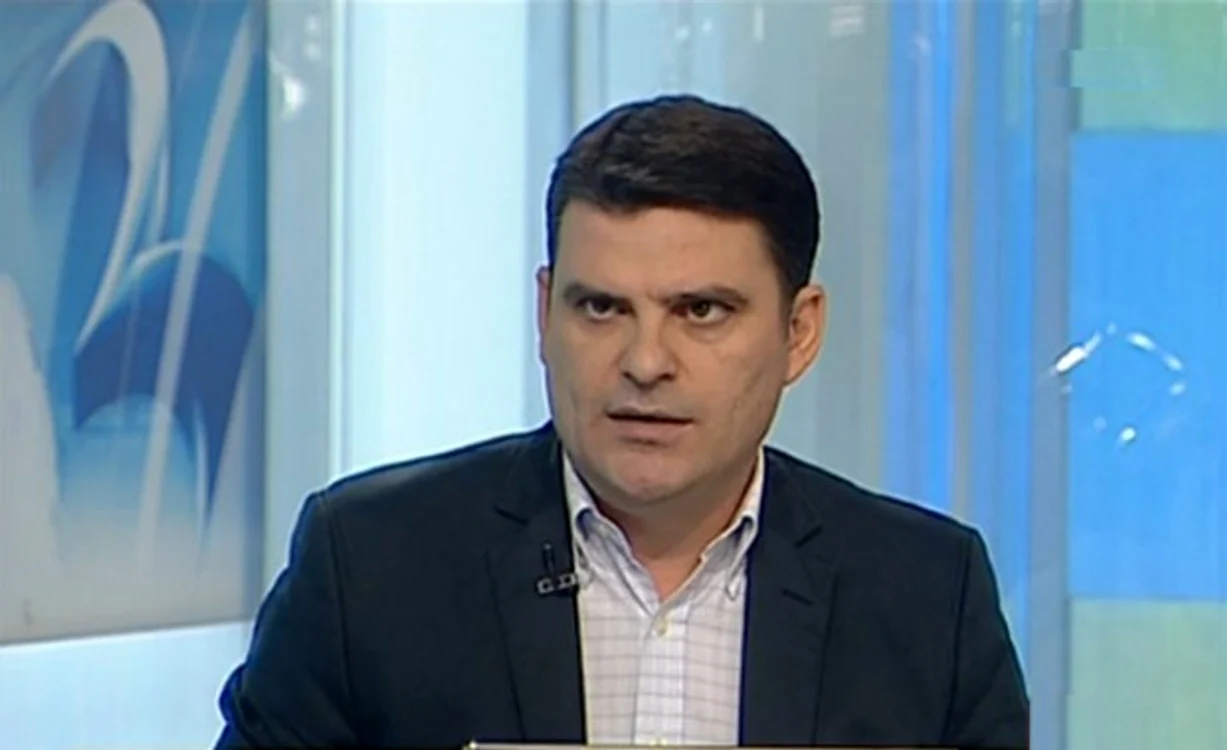 
    Radu Tudor și câțiva colegi de la Antena 3 au spus într-o emisiune că şefa DNA ar fi dispus muşamalizarea anchetei în dosarul Bercea Mondial - Mircea Băsescu  