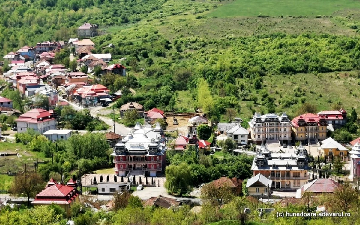 Palatele romilor din Hunedoara. Foto: Daniel Guță