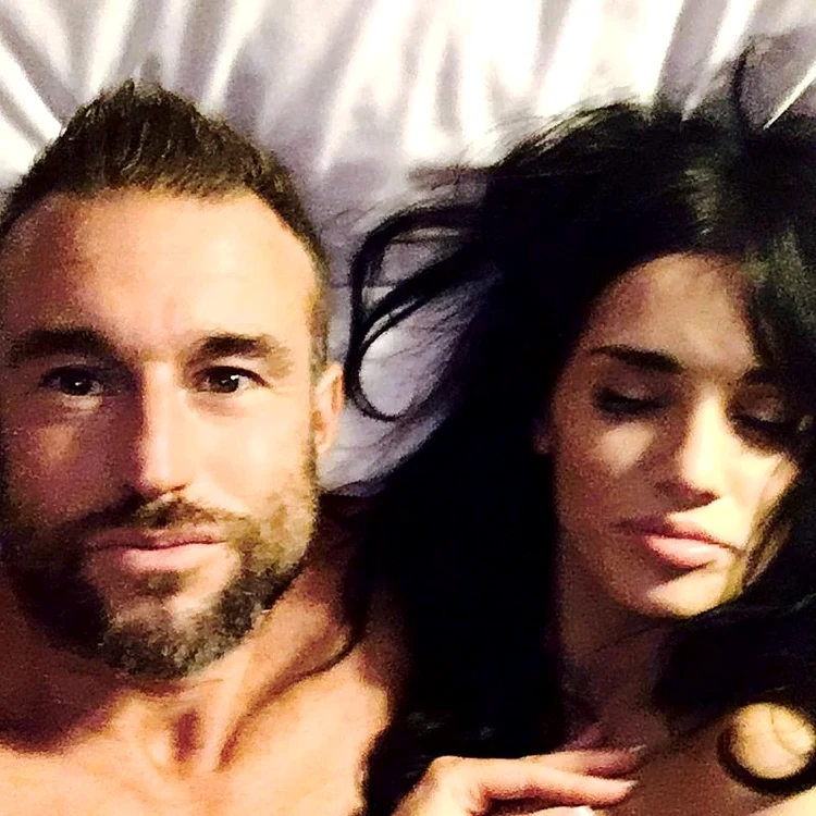 Philipp Plein şi Andreea Sasu s-au pozat în pat