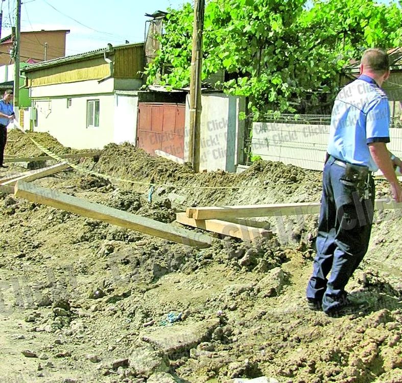 
    Cu două zile în urmă,  un alt muncitor  fusese rănit aici  