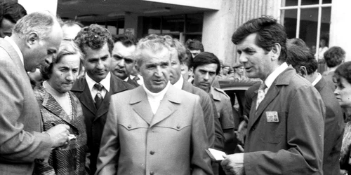 Ceausescu in 1986 Sursa Fortepan  Sütő András ,  Új Élet szerkesztőség jpg