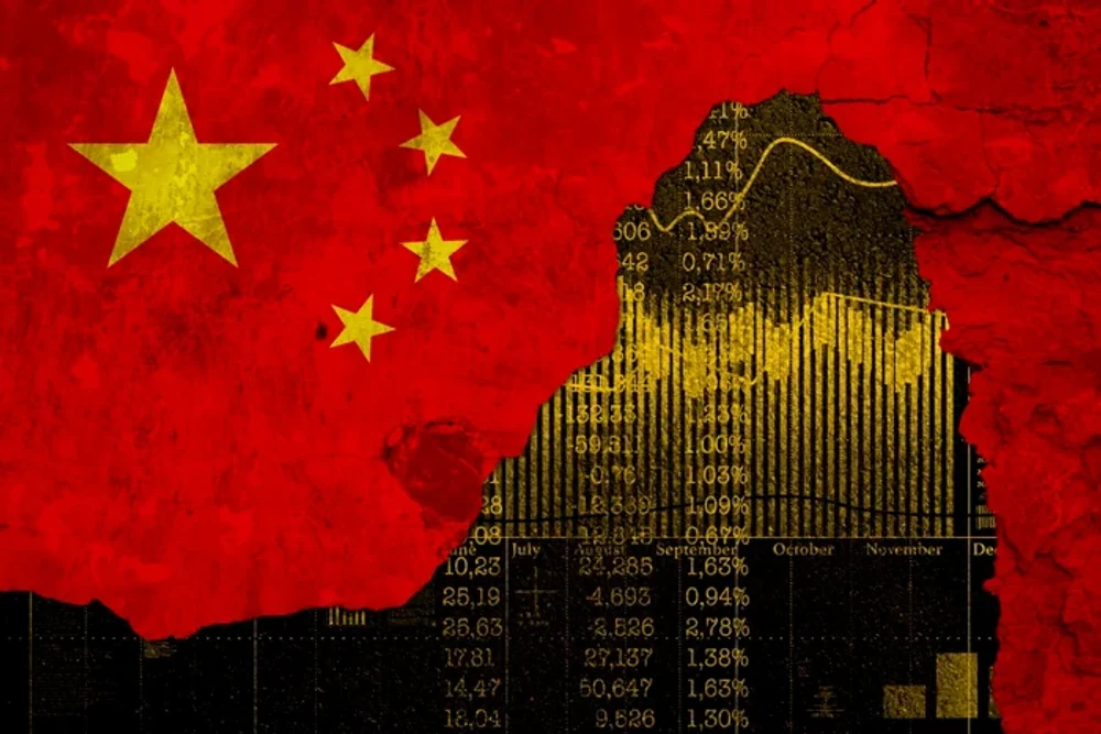 În timp ce China vrea să limiteze munca în exces, angajații vor să lucreze suplimentar, ca soluție de supraviețuire