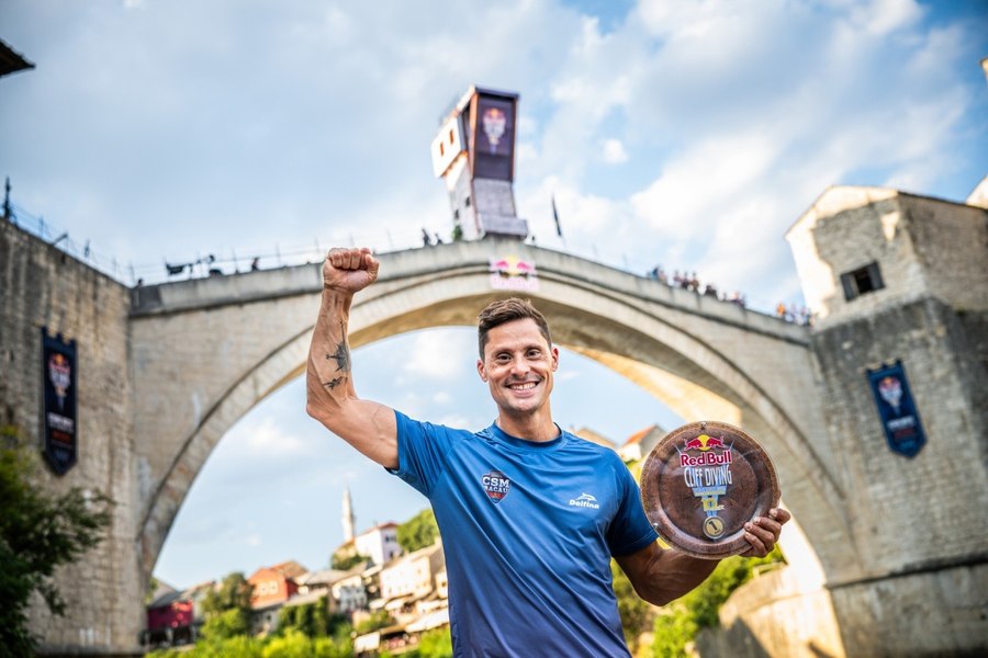 Popovici, în cursa pentru marele trofeu al Seriei Mondiale Red Bull Cliff Diving