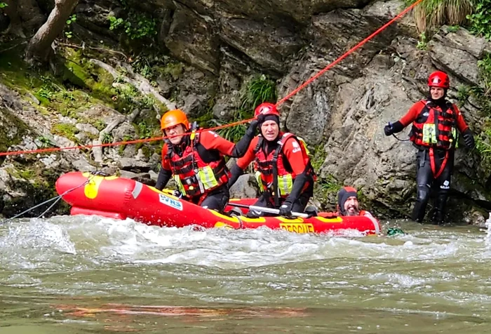 Salvamontiștii gorjeni au folosit echipamente unicat în exercițiul de salvare Foto: Salvamont Gorj