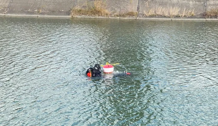 Orașul Pitești este în stare de alertă după un apel la 112. Un bărbat a văzut o mână în râul Argeș
