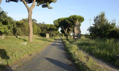 Via Appia, unul dintre cele mai vechi și mai importante drumuri strategice ale Imperiului Roman (© Livioandronico2013 / Wikimedia Commons)