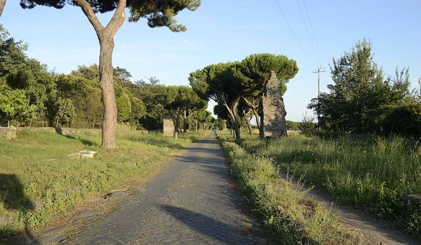Via Appia, unul dintre cele mai vechi și mai importante drumuri strategice ale Imperiului Roman (© Livioandronico2013 / Wikimedia Commons)