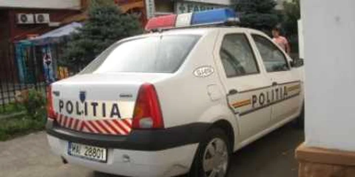 Târgu-Jiu: Conducea o maşină neînmatriculată, fără să aibă permis de conducere