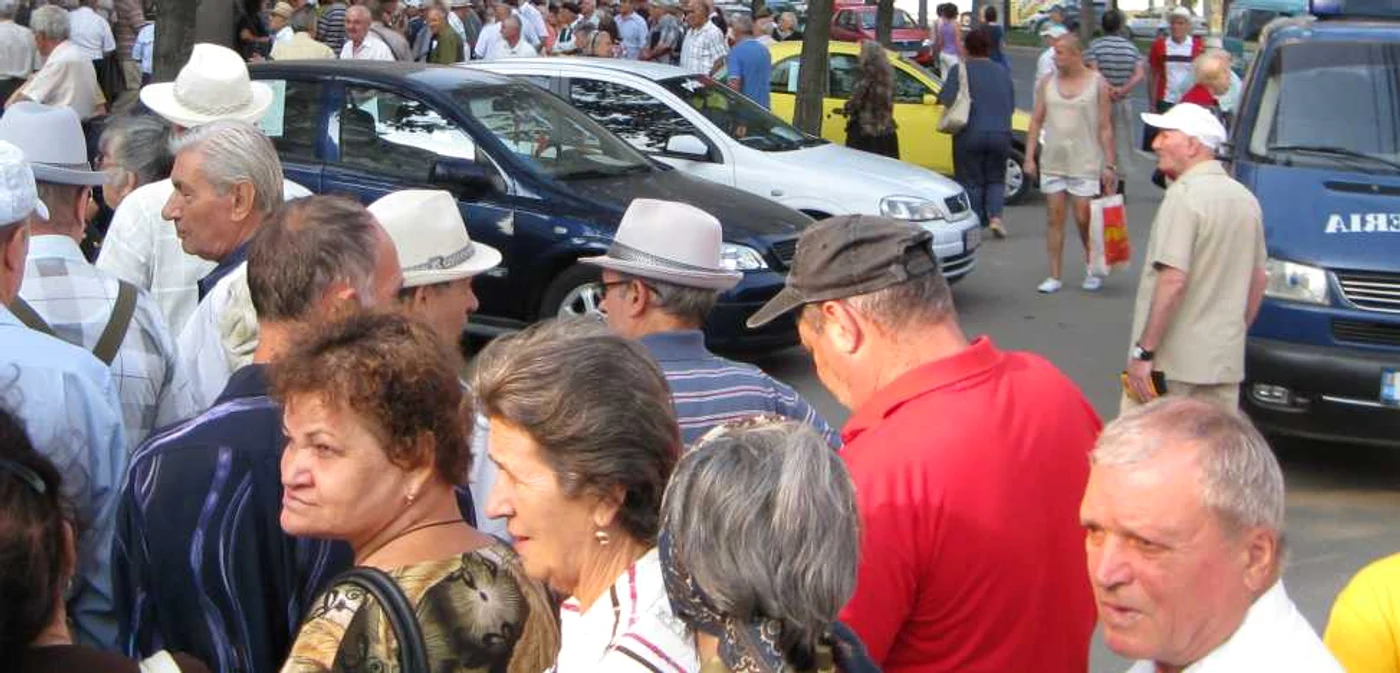 Oamenii s-au îngrămădit la dispeceratul din Bariera Călăraşilor