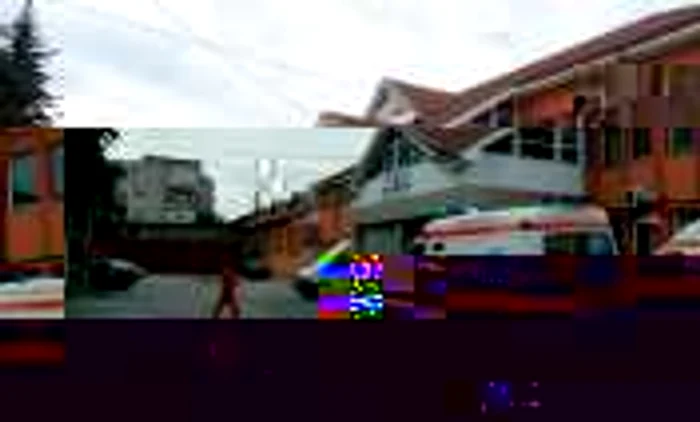 Femeia a fost adusă la spital cu ambulanţa