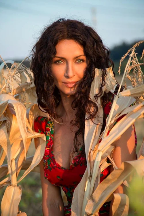 
    Mihaela Radulescu  
