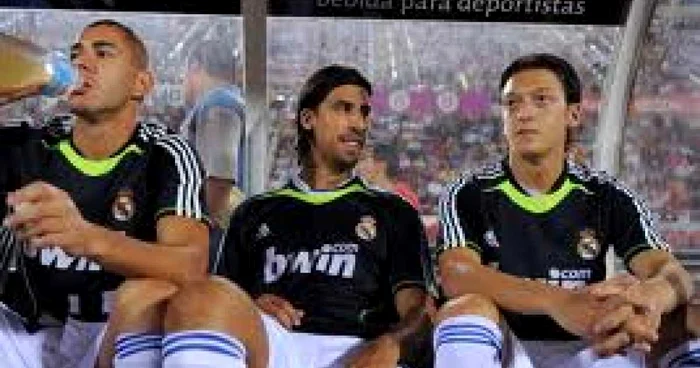 Ozil (primul din dreapta) a început să treacă în plan secund la Real, după transferul lui Modric, iar aducerea lui Bale i-a semnat sentinţa. FOTO: fanpop.com