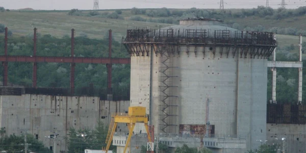 Unitățile 1 și 2 au fost construite tot cu supervizarea canadienilor