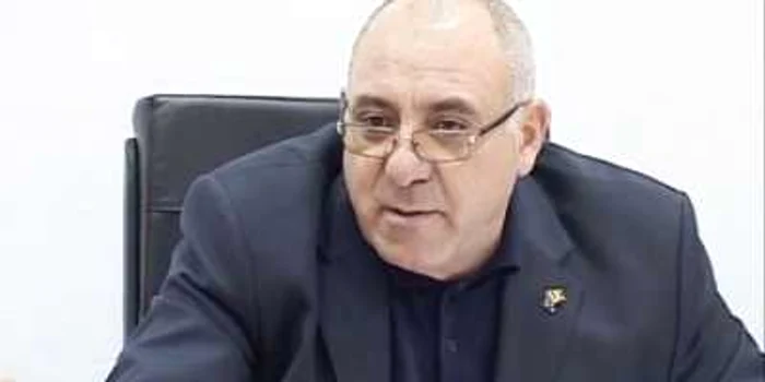 Costel Tulitu i-a dat fiului contracte de zeci de mii de lei