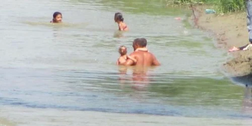 O adolescentă a rămas fără telefonul mobil