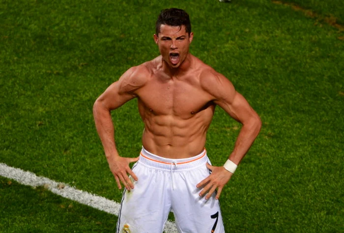 Cristiano Ronaldo, surprins în tandrețuri cu o brunetă misterioasăFoto Getty
