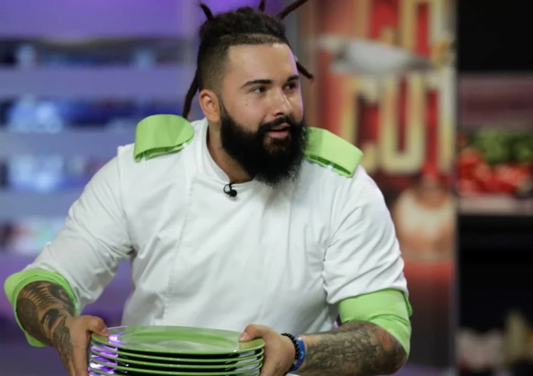 Andrei Ştefănescu, Nasrin Ameri, Roxana Constaininescu şi Andrei Olteanu, noua formulă de la Star Matinal Foto: Antena Stars