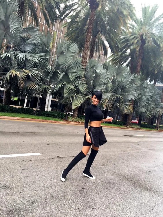 Şi Adelinei îi vin perfect tenişii-cizme Rick Owens